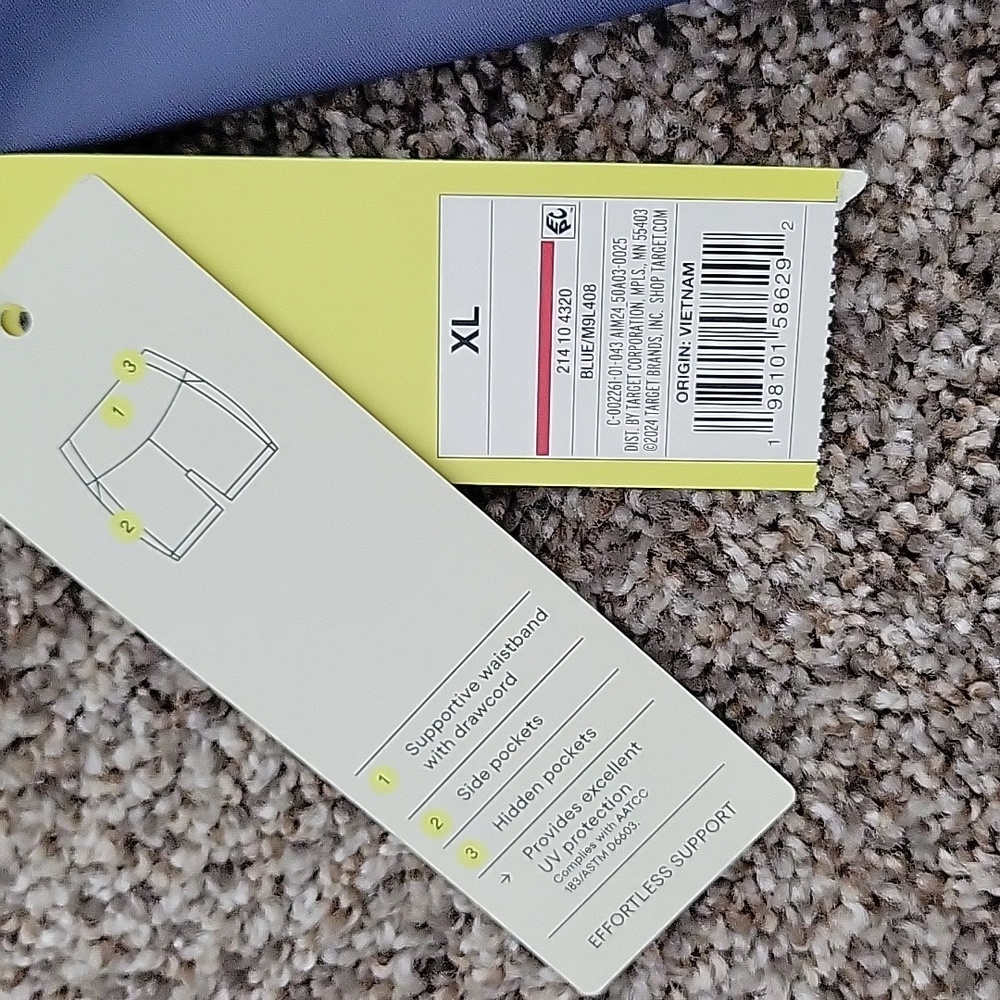 NWTWomen's Effortless Support High-Rise Pocketed Bike Shorts 6" - All In Motion™ - Picture 4 of 5